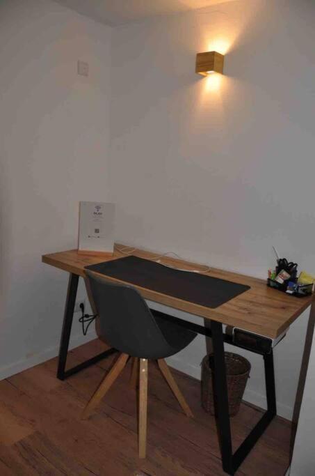 Appartement Stadtnaher Heller Souterrain à Oldenbourg Extérieur photo